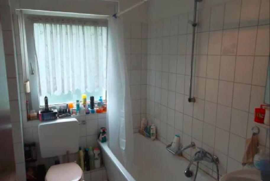 Duesseldorf - Separates, Privates Zimmer Exterior photo
